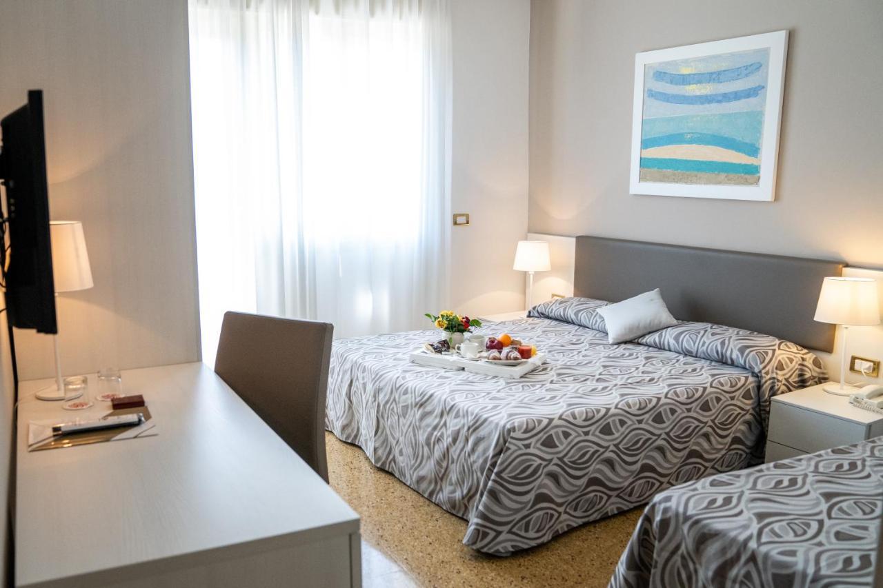 Hotel Astoria Бібіоне Екстер'єр фото