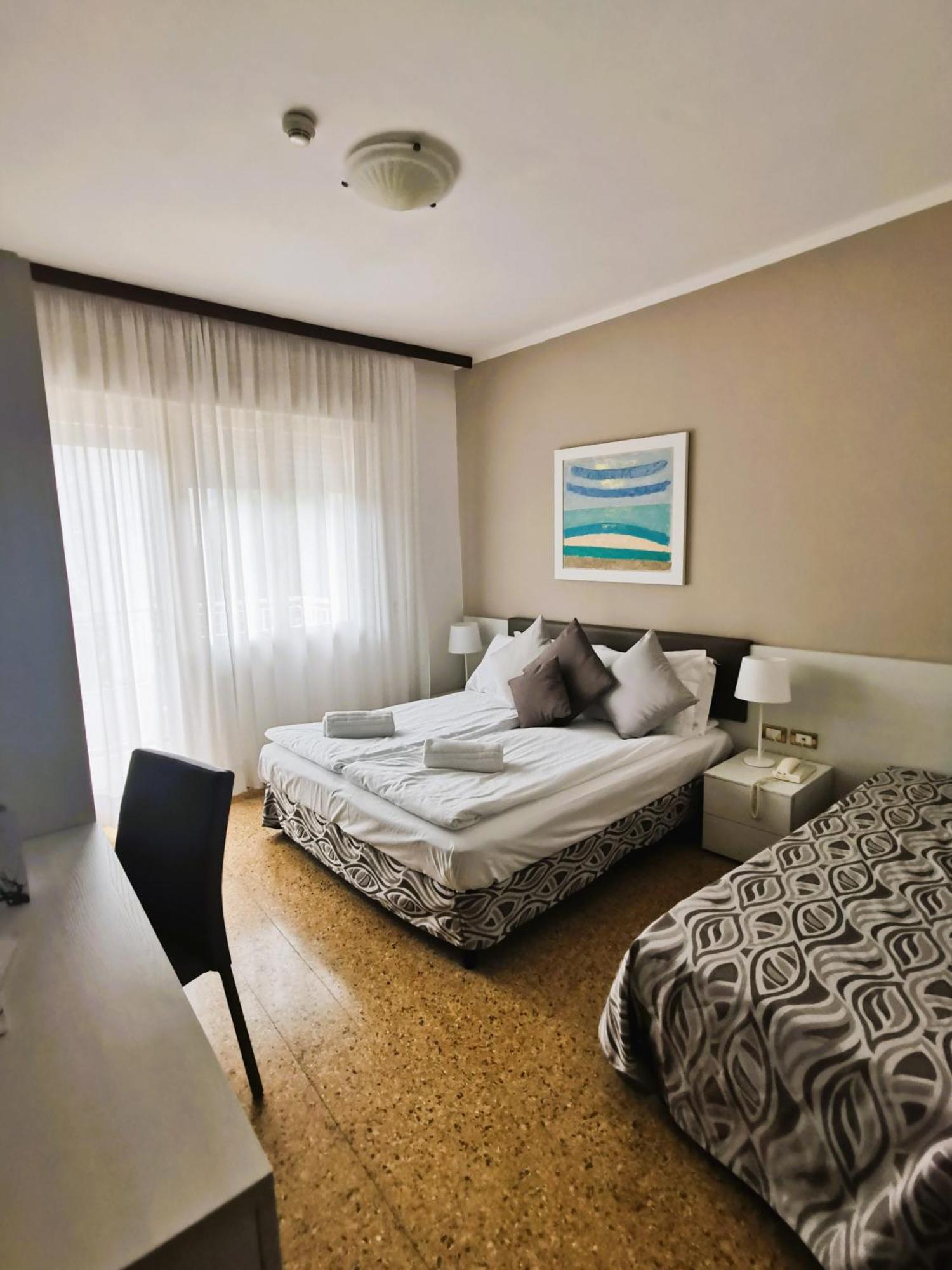 Hotel Astoria Бібіоне Екстер'єр фото