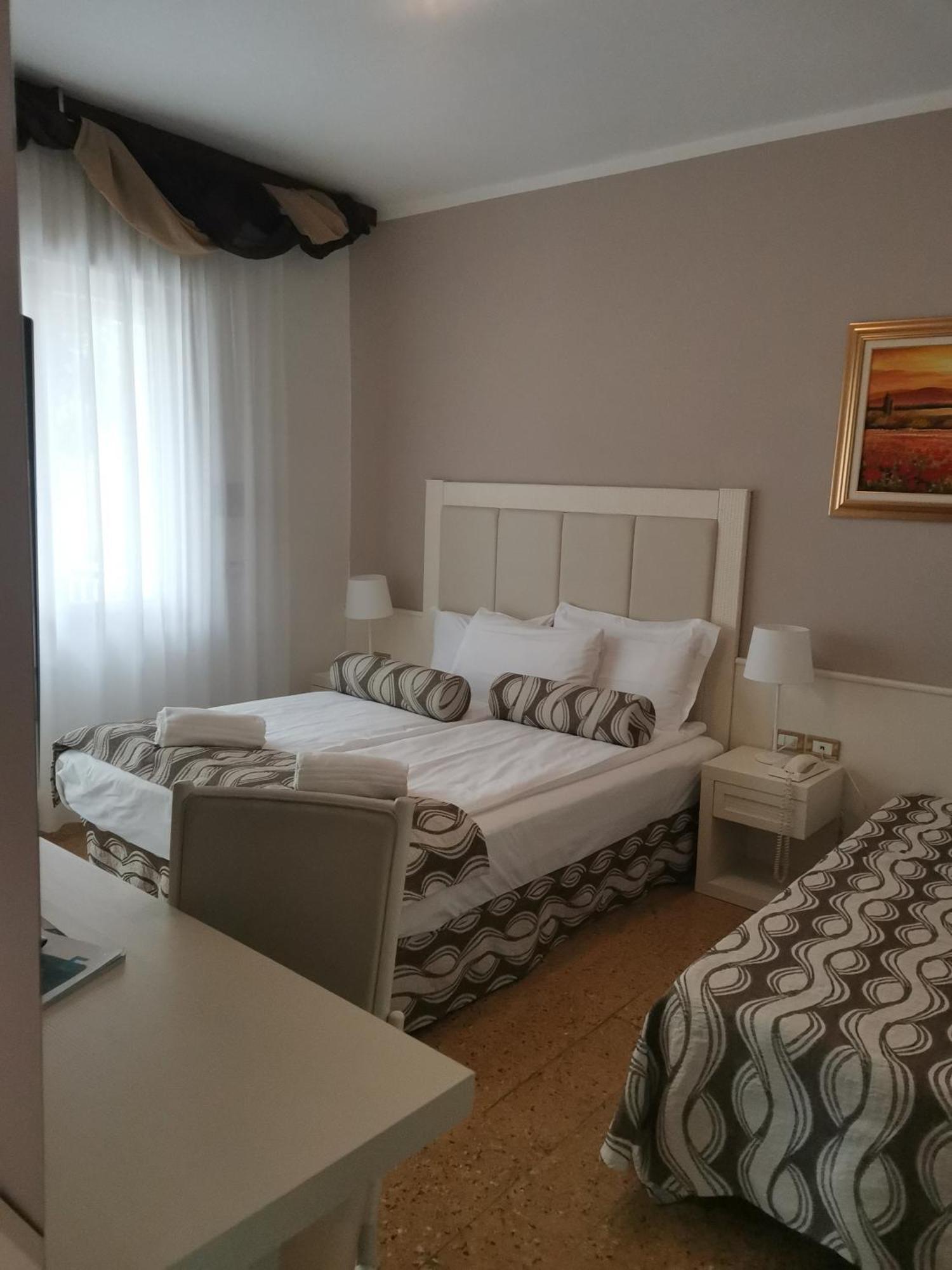 Hotel Astoria Бібіоне Екстер'єр фото